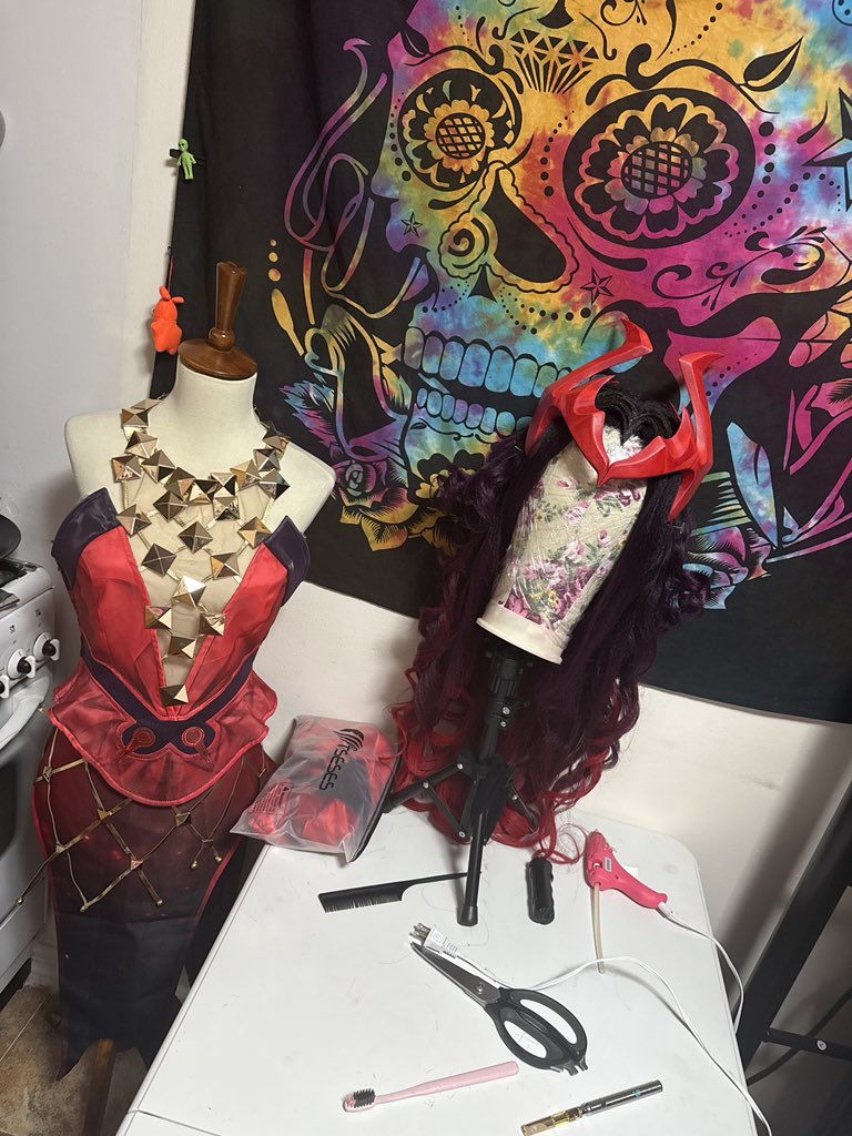 GothGamerGhost's tweet photo. The cosplay con crunch is real 😅 https://t.co/BWhR6X9dgq