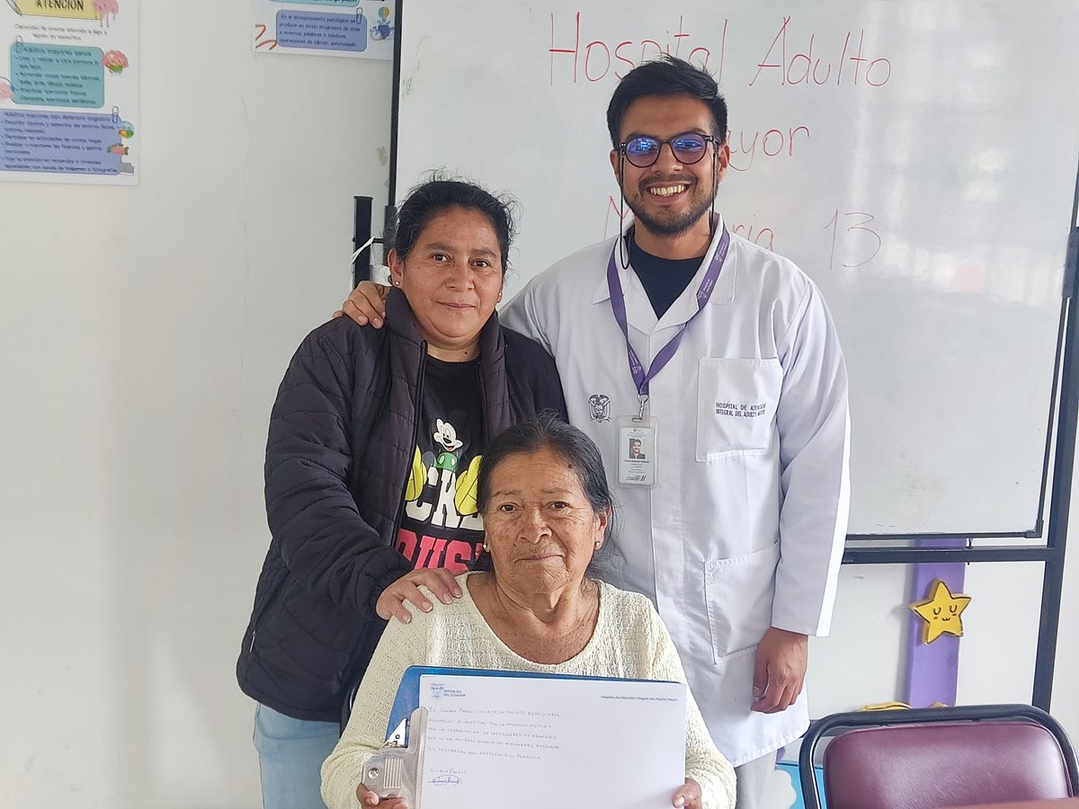 HospAdultoMayor's tweet photo. 💙 En el HAIAM celebramos las palabras de gratitud de la Sra. Rosa Cumbal, participante del Taller de Memoria, un espacio donde nuestros adultos mayores fortalecen su mente, atención y emociones a través de ejercicios y actividades cognitivas. 🧠✨ #HAIAM https://t.co/ELnEM8rlww