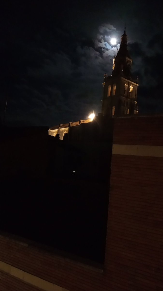 Medina de Rioseco (Valladolid).
Miércoles 8 de octubre de 2025.
23.25h.