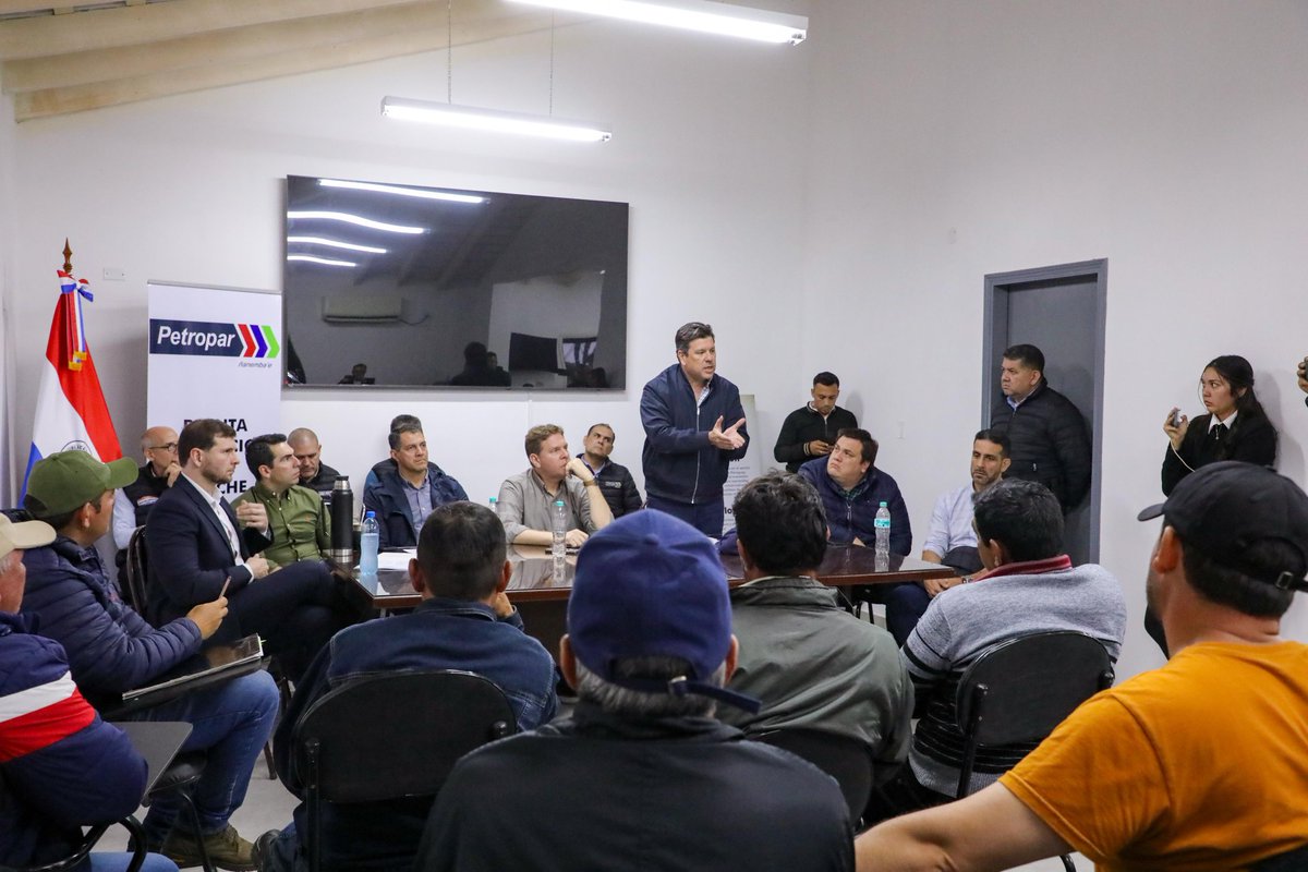JavierGimenezGZ's tweet image. Importante jornada con cañicultores en Troche.
El Paraguay que queremos lo construimos entre todos, buscando siempre el bienestar y el crecimiento de esta gran nación.