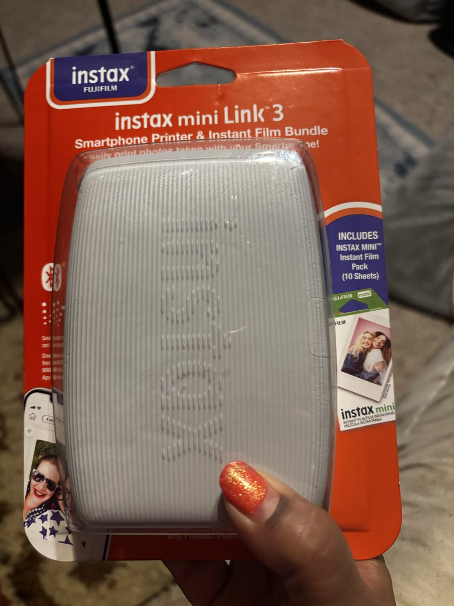 Mayatweetsdaily's tweet photo. Got this new smartphone photo printer! It works great actually! https://t.co/tEJzFo6zbr