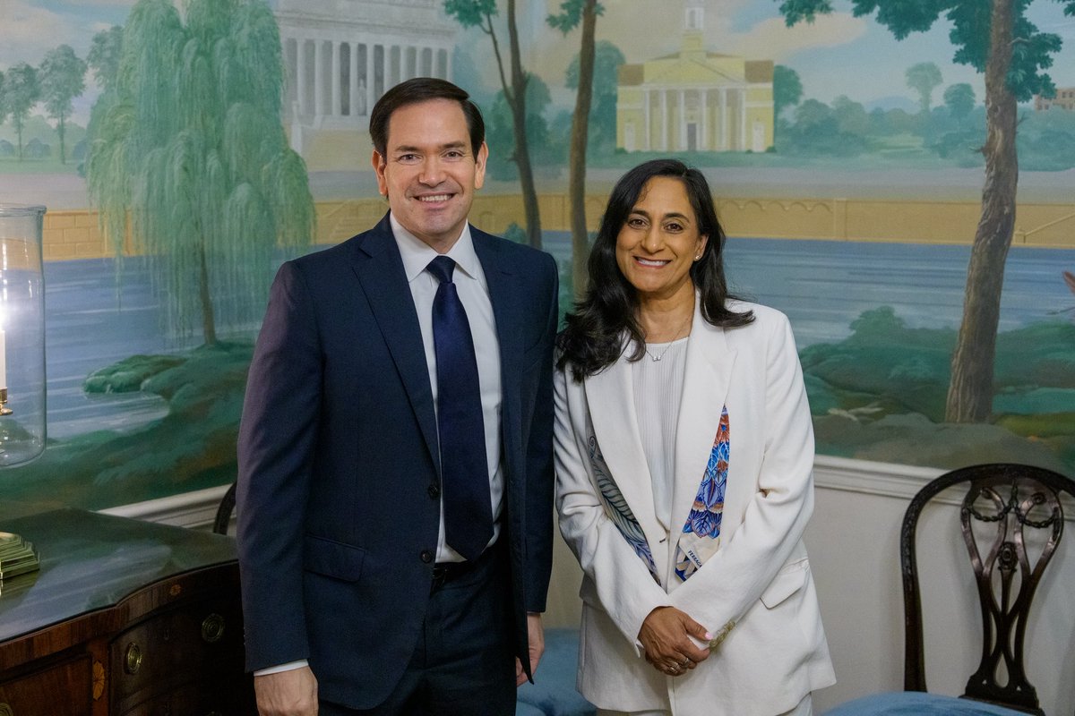La min. Anand a rencontré le secrétaire d'État Marco Rubio pour discuter de notre engagement commun à faire progresser la paix et la stabilité au Moyen-Orient, de notre solidarité continue avec l'Ukraine et l’importance de maintenir l’Arctique au cœur de notre défense collective.