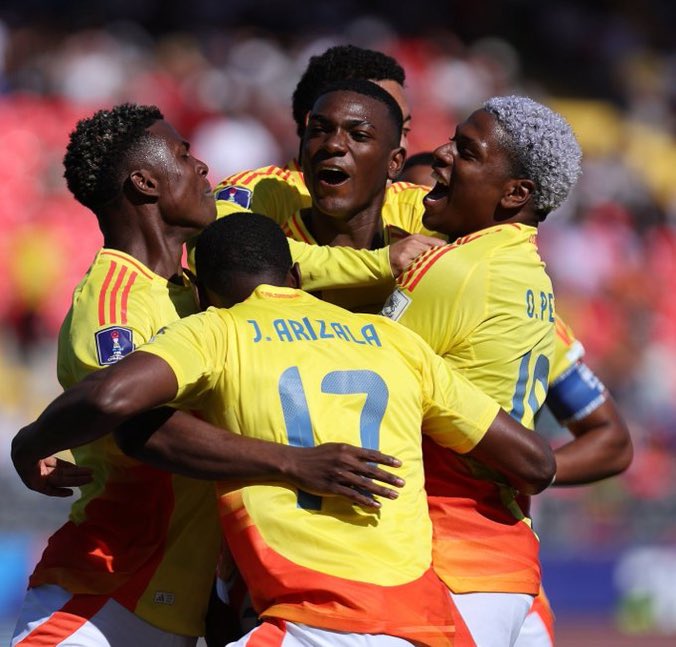 JvenesPromesas3's tweet image. Triunfo de la Selección Colombia sub 20 y a cuartos de final frente a España 🔥 creo que la gran noticia es que volvieron los goles del goleador Neyser Villarreal.
 Julián Bazan debe ser el indicado para reemplazar a Simón Garcia.
 Ojalá lo de Kener no sea de gravedad...