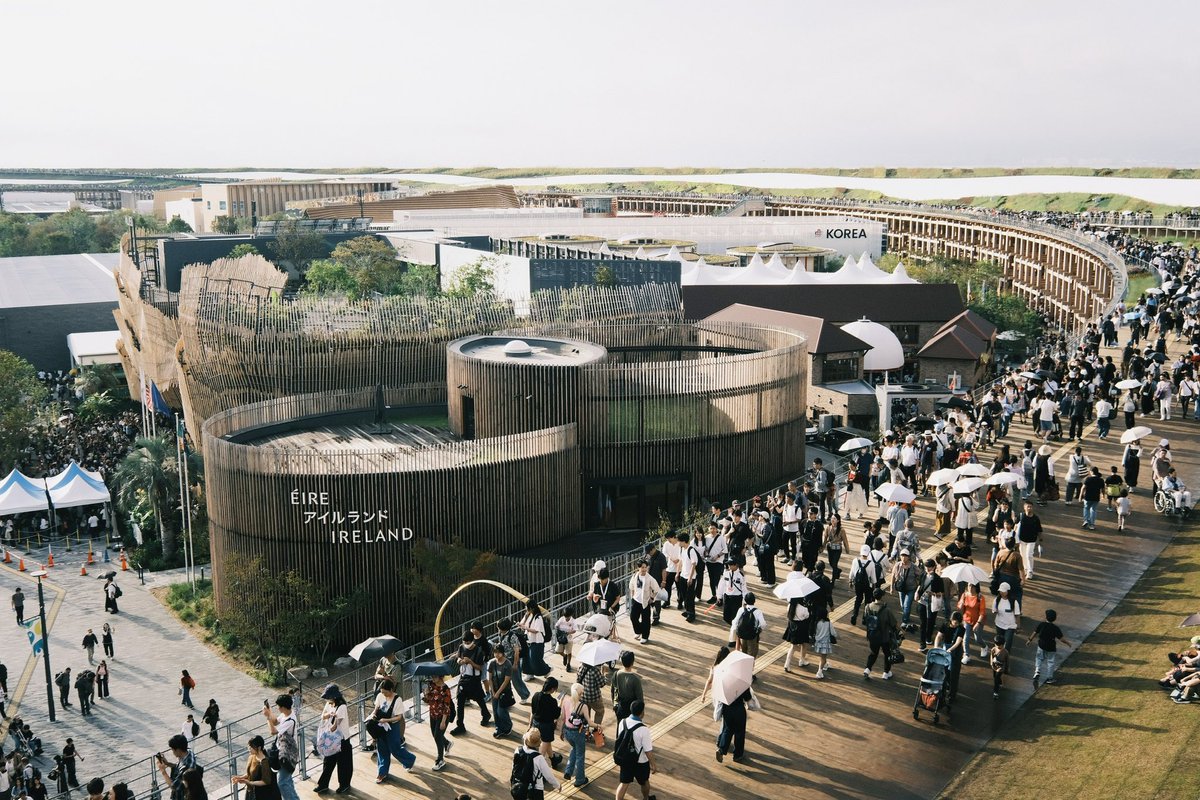 なぜ何度も万博に行くのか？
理由はいろいろあるけど一言でいえば趣味だからです

趣味って本人は楽しんでやってるけど、興味ない人から見れば「何が楽しいの？」と思うはずです
走って(マラソン)楽しい？とか
鉄持ち上げて(筋トレ)疲れない？とか
楽しいから暑くても行列でも万博に行くんです