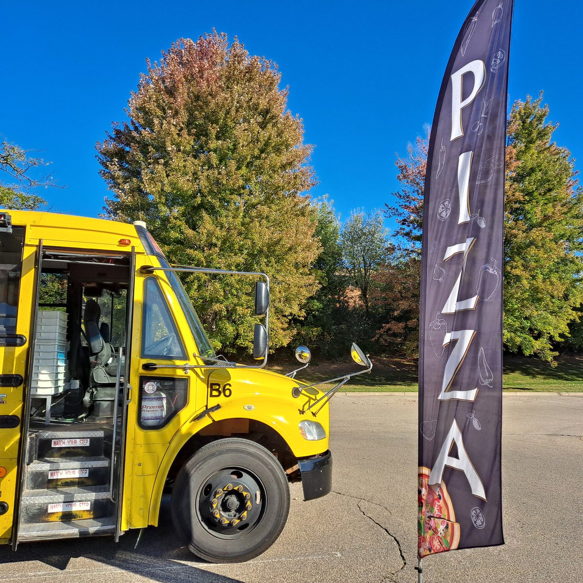 I've been anxious to get pizza from this food truck that frequently visits my store parking lot. Thank you, <a href="/BrickOvenBus/">WoodFiredPizza</a>, so delicious! 🍕👏🏆🙂