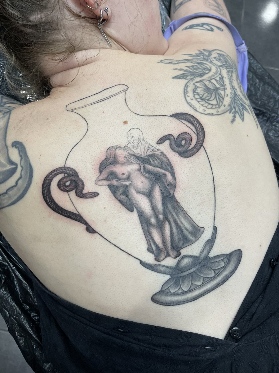 fragile_machine's tweet image. Got to spend some more time on this back piece yesterday 😇 I love my job