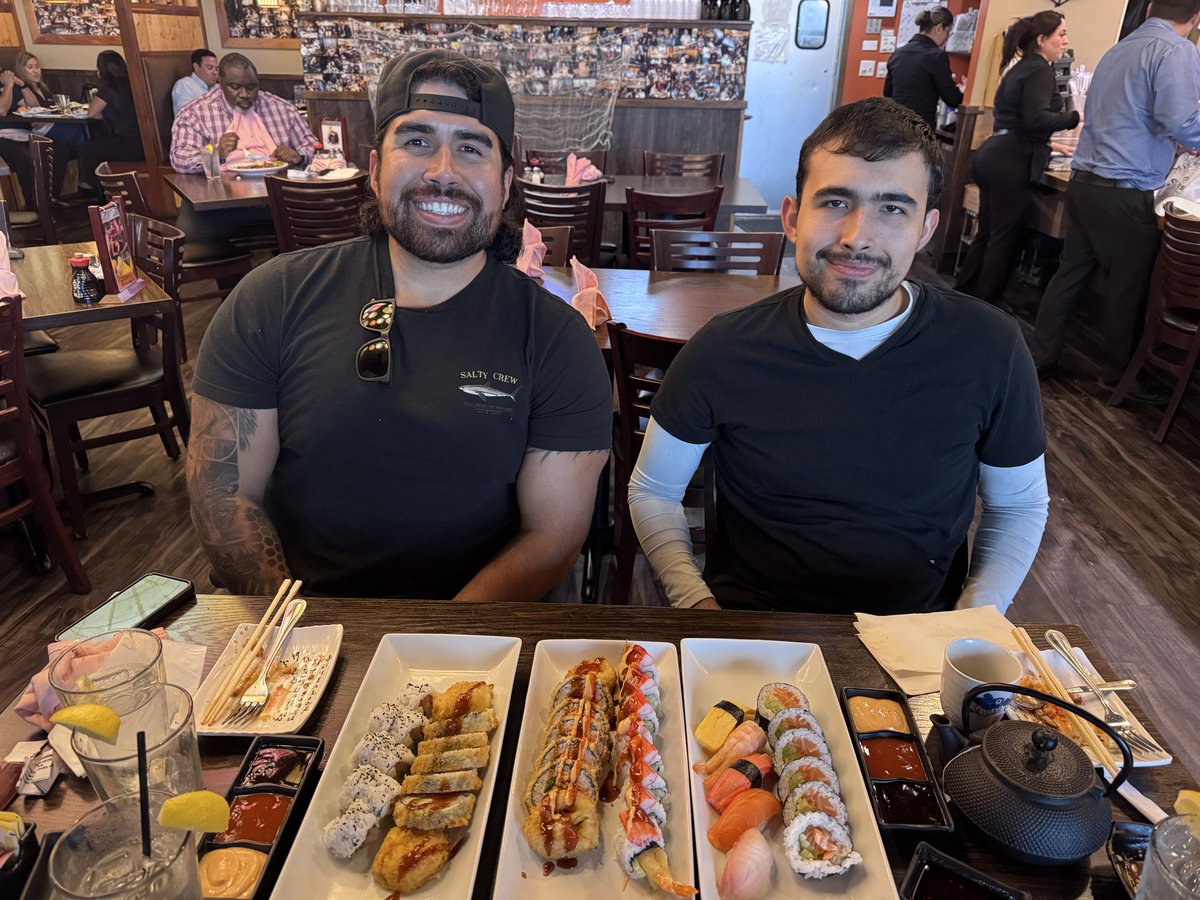 ValChavez2024's tweet image. All you need is love 💕 and sushi! 🍣 Sushi lunch date with my boys was the bestest! My heart ❤️ is full! #boymom #BlessedAndGrateful