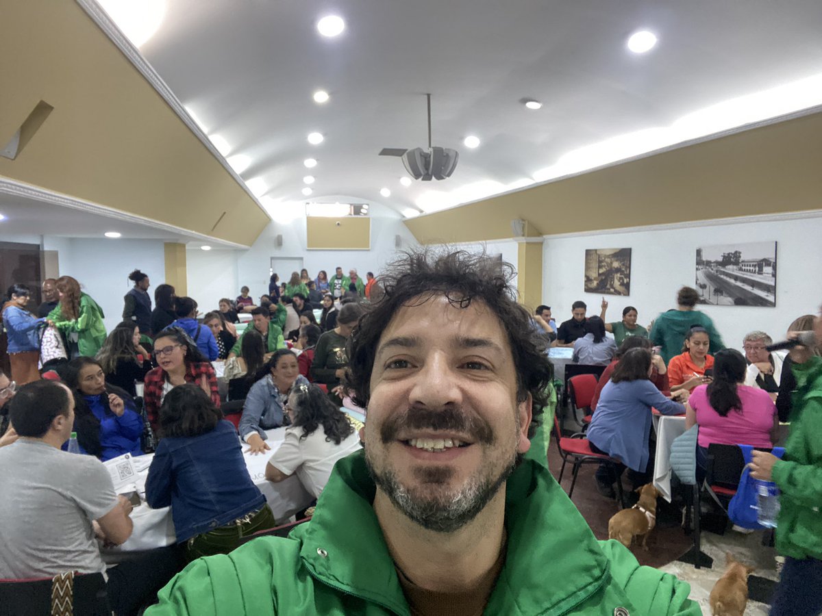 AHLLAMAS's tweet photo. Esta es la #Bogota animalista ejemplo para el mundo; estamos reunidos con Consejos Locales PYBA y CPLs organizando hoja de ruta territorial para la protección animal. Avanzamos 🐾 🦙@CarlosFGalan @GAquinteroA @MSilvaMoyano @AnimalesBOG @Bogota @BogotaParticipa @ConcejoDeBogota https://t.co/SMC11tz8iV