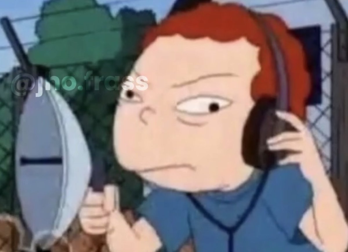 Quando o professor começa a explicar uma questão no meio da prova pra outra pessoa