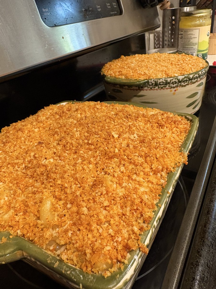 MochieBear01's tweet photo. Mac n cheese made by me
I should call her~ https://t.co/hFKuuSTnPz