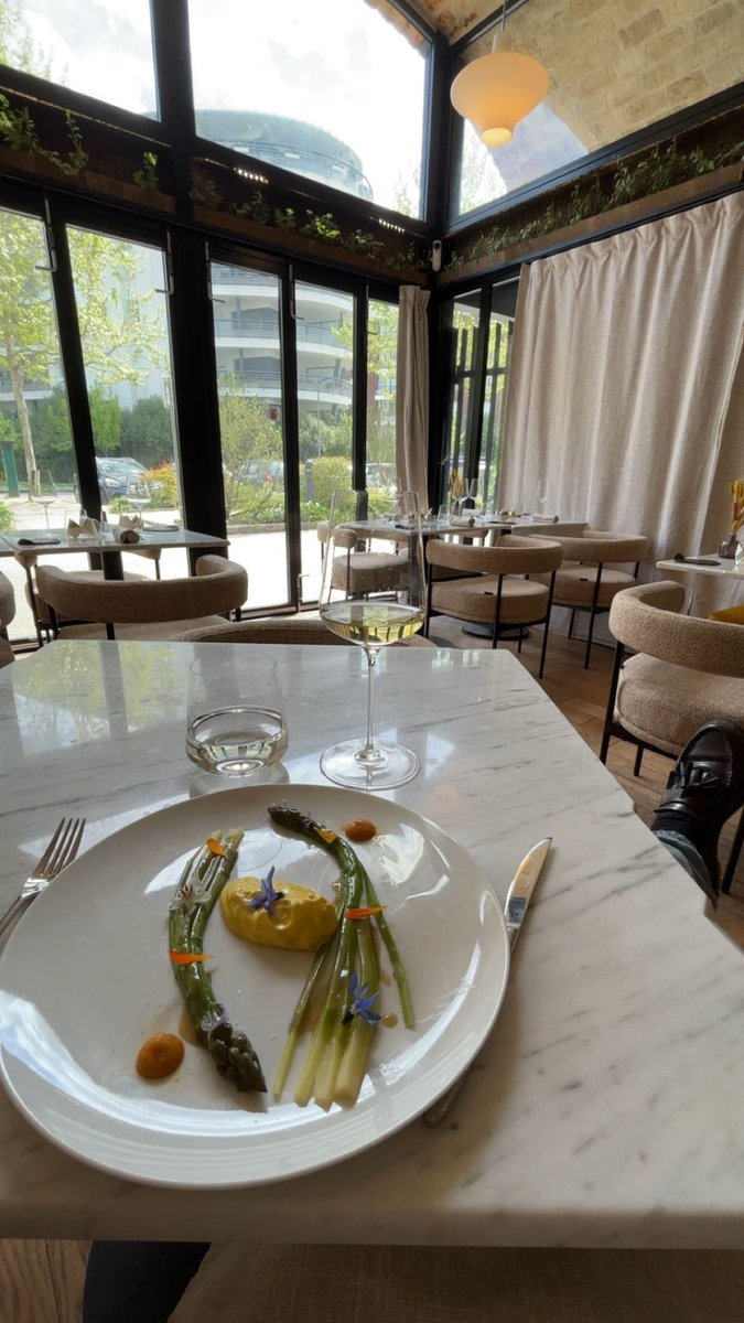 dessinemoipelo's tweet photo. Je m'ennuyais, j'ai dessiné la carte d'un restaurant https://t.co/kRZgmf32N3