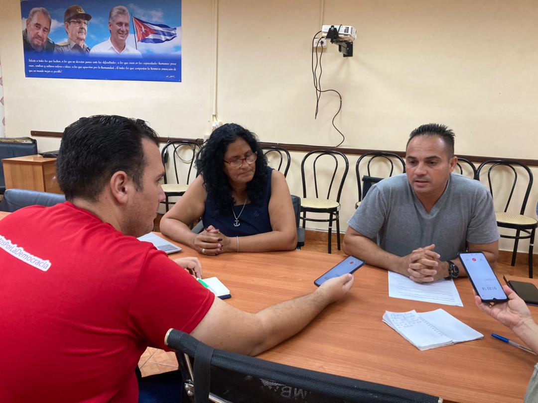 Hoy conversamos con <a href="/radiocienfuegos/">Radio Ciudad del Mar</a> 📻 y <a href="/5deseptiembrecu/">5deseptiembre.cu</a> 🗞️ sobre las actividades por la Jornada del Innovador 💡,  la labor de los aniristas 👨‍💻 y los laureados al Premio de Mayor Impacto 🏅
<a href="/MiguelASurezSa2/">Miguel A. Suárez Sabina</a> 
@irena