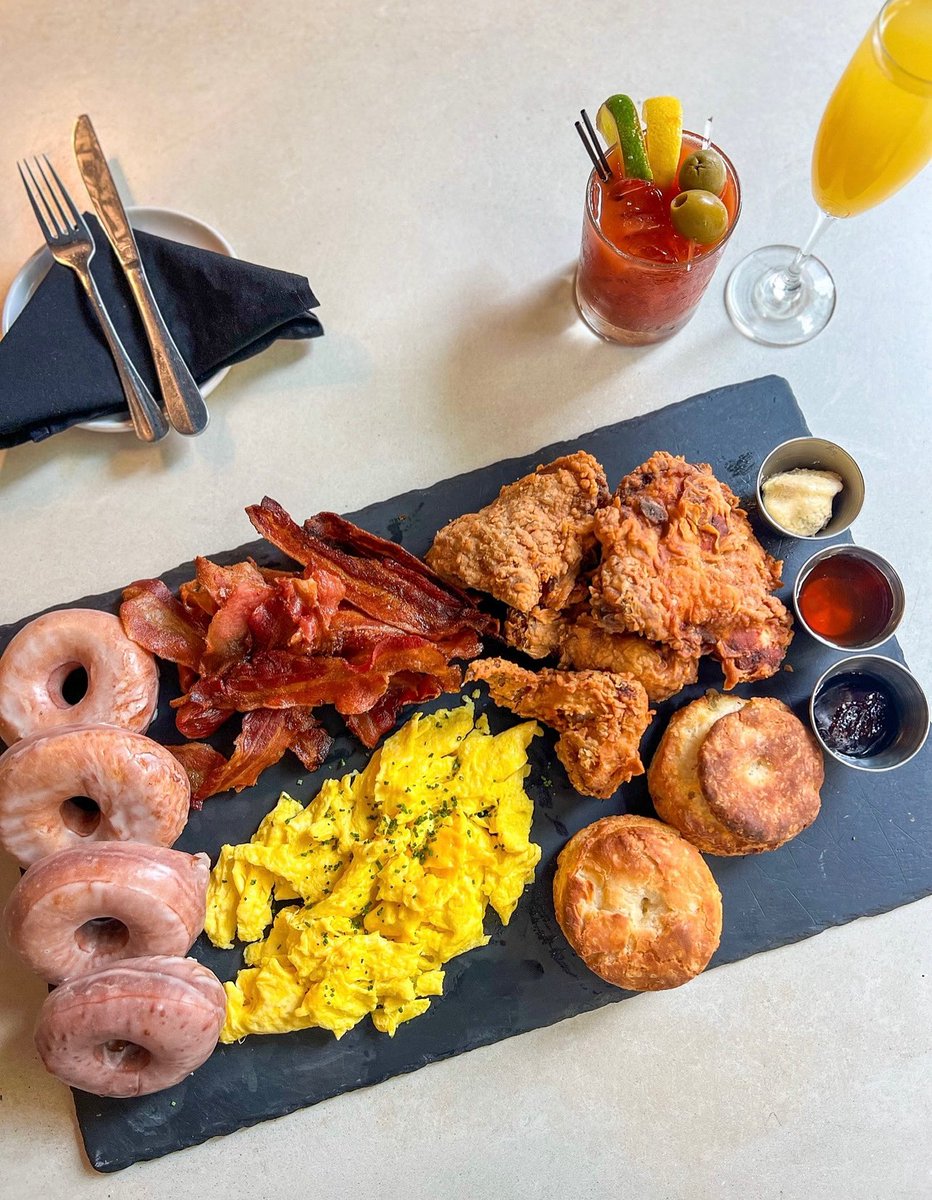 The Holy $h*t Breakfast…what dreams are made of 🥓🍳🍩🍗
#CUthere