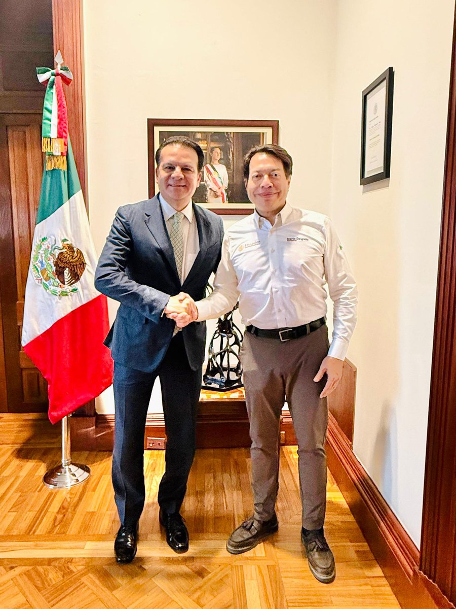EVillegasV's tweet image. En Ciudad de México me reuní con el secretario de Educación, @mario_delgado, para impulsar proyectos que traerán grandes beneficios a nuestro estado. 🤝
En Durango le estamos invirtiendo fuerte a la educación y siempre buscamos la coordinación para llegar a cada rincón y que…