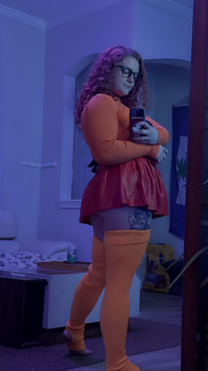 strwbryshortee's tweet photo. 🤓 Guess Who 🤪😏🫣
#spookyseason #costume #velma #of #content #viral #x #viralpost❤️ #halloween #dressup #cosplay #scoobysnack #snack #thighhighsocks https://t.co/dAEDUco72V