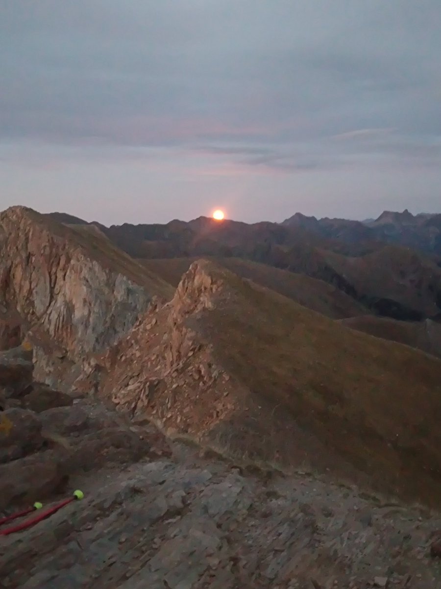 Lluna al capvespre!! #casamanya #lluna #Andorra #afterwork