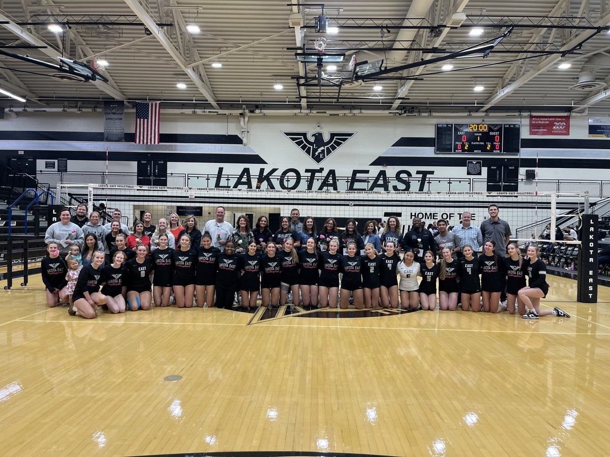 LakotaEastAD's tweet photo. It’s Teacher Appreciation Night at our girls volleyball game! Thank you to the teachers who make a difference in our student-athlete’s lives every single day. You are amazing! ⁦@EAST_HAWKS⁩ https://t.co/UUSeuC7HWT