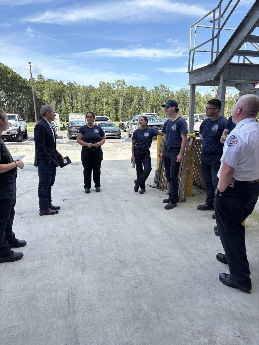 Vote_Montgomery's tweet image. Honored to sit down for a First Responder Roundtable in Liberty County. These men and women are the front line in times of crisis, answering the call, protecting our communities, and saving lives.

We owe them more than thanks. We owe them action, resources, and unwavering…