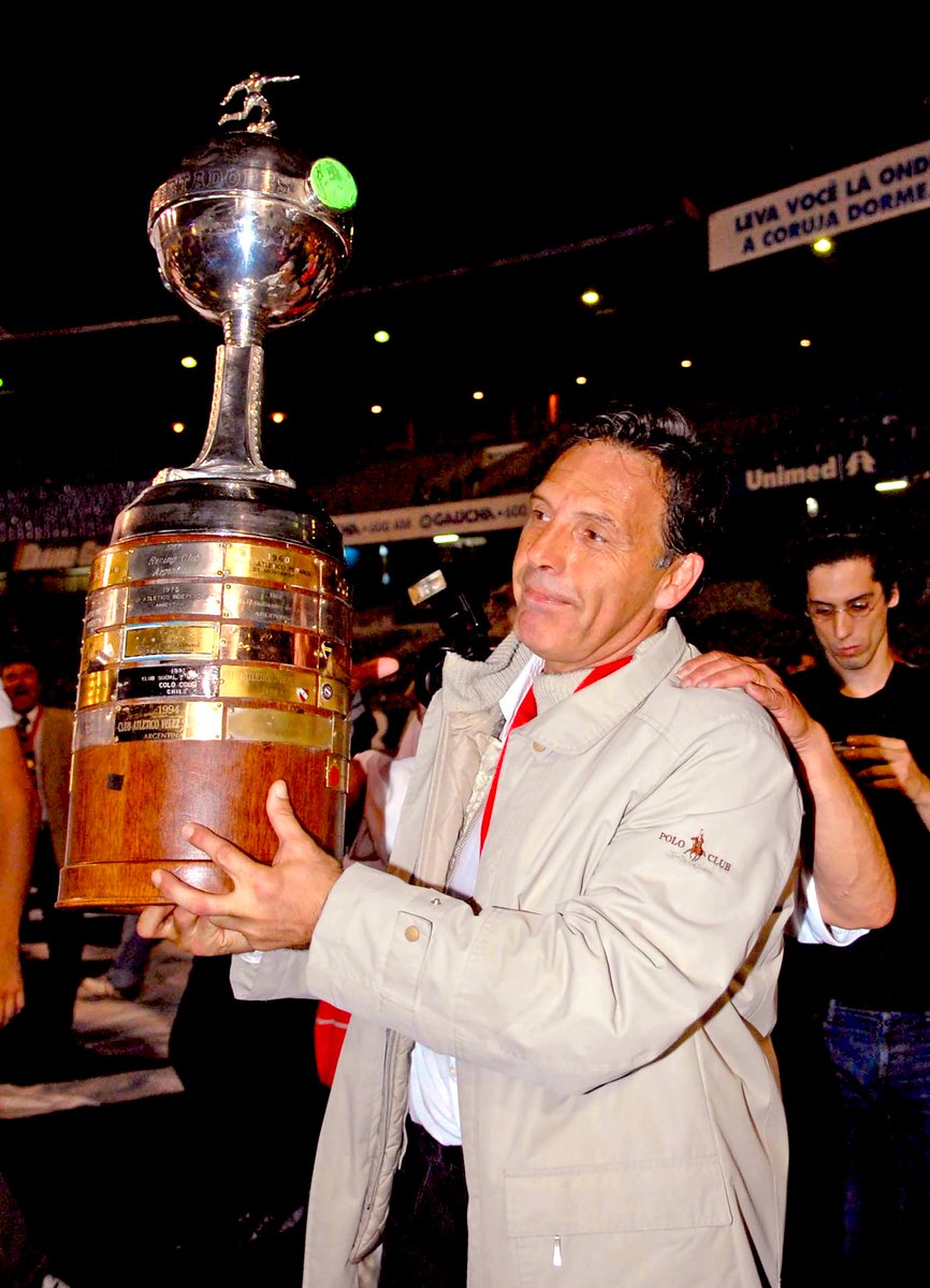 Muchas gracias, Miguel. Gracias por todo.