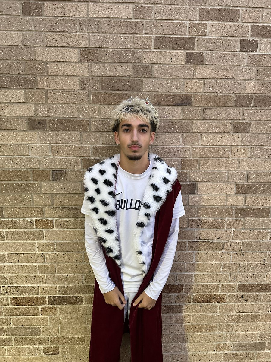 Dogs (8-3) win over a tough Cohasset team. Goals were scored off a Liam McCrorey throw (own goal) and a huge Josh DelPrete brace off a rebound. Fantastic defensive effort highlighted by Bruno Moreira who earns King of the Pitch.