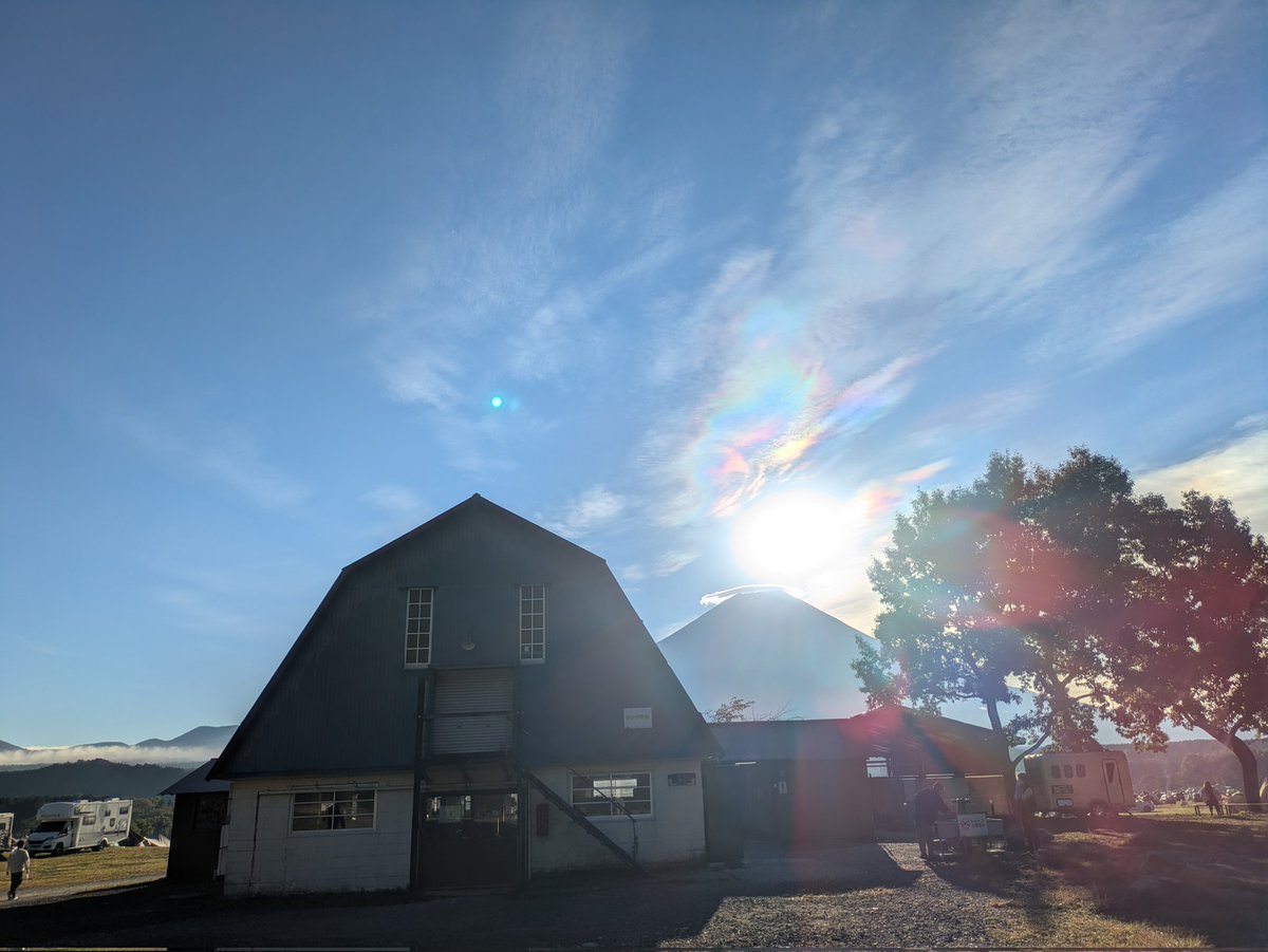 CAMPSAIHIDE's tweet image. おはようございます☁
木曜日
今日から平常運転
5勤の始まりです🫡🥹

昨日の今頃は
朝焚火して朝ラーして
ダイヤモンド富士見て
贅沢な時間でした😊

次回は3月！👀

今日も1日
昨日pic🗻