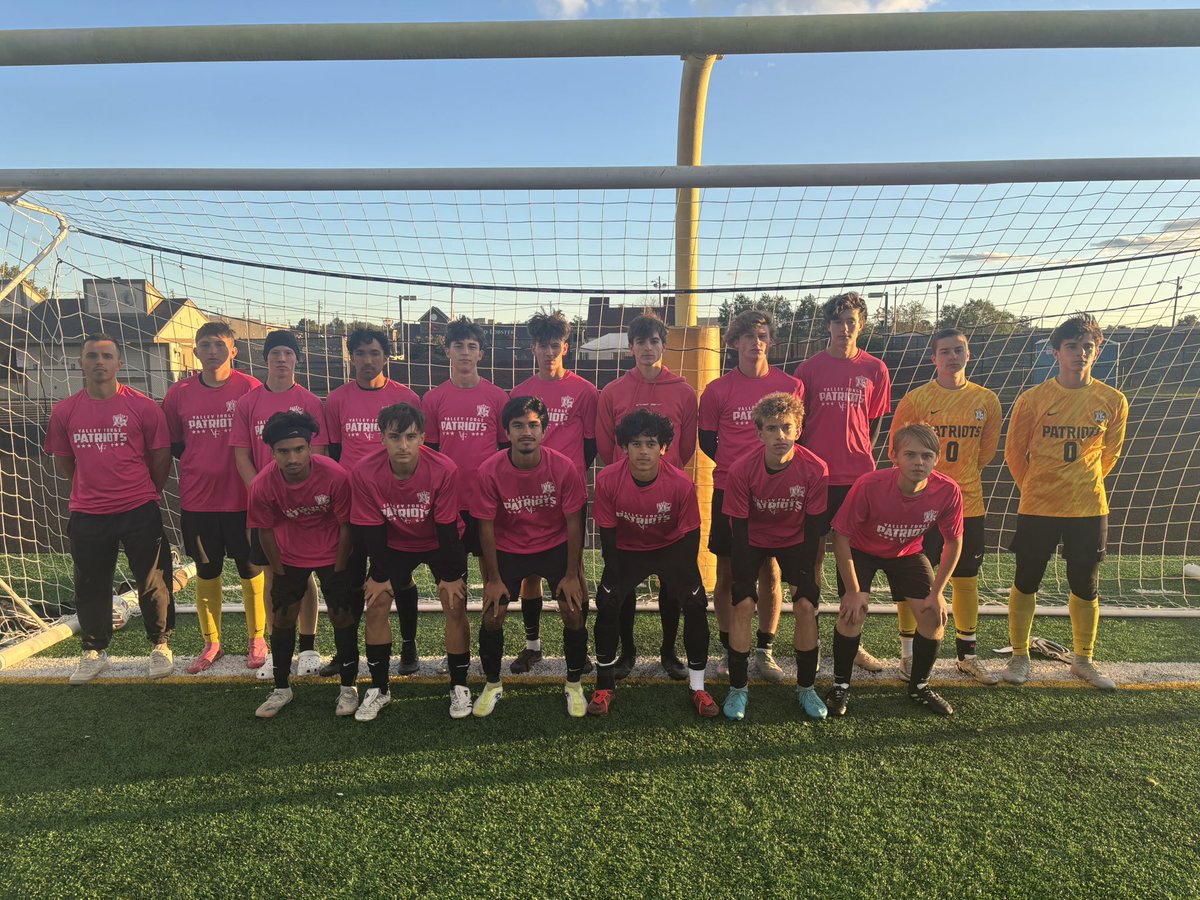 Come cheer on the Varsity Boys Soccer Team tonight at Byers Field at 7:00⚽️