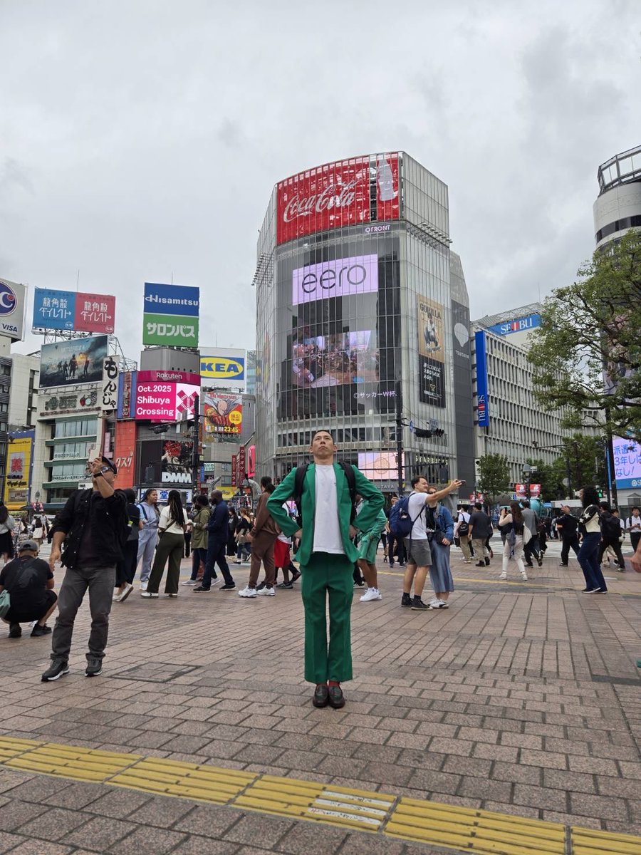 flat954's tweet image. ／
どんぐりたけしの💨
ふらっとおっじゃっま〜す！💨
＼
いつも通り渋谷からお送りします🎤
メキシコの方に英語でインタビュー！
「ギャグ、ルックルックオーケイ？」🤣

次回ヤーレンズ回では
外国の方向けのギャグを披露予定！
お楽しみに🤫✨
実況･感想タグは #ふらっと954 📝