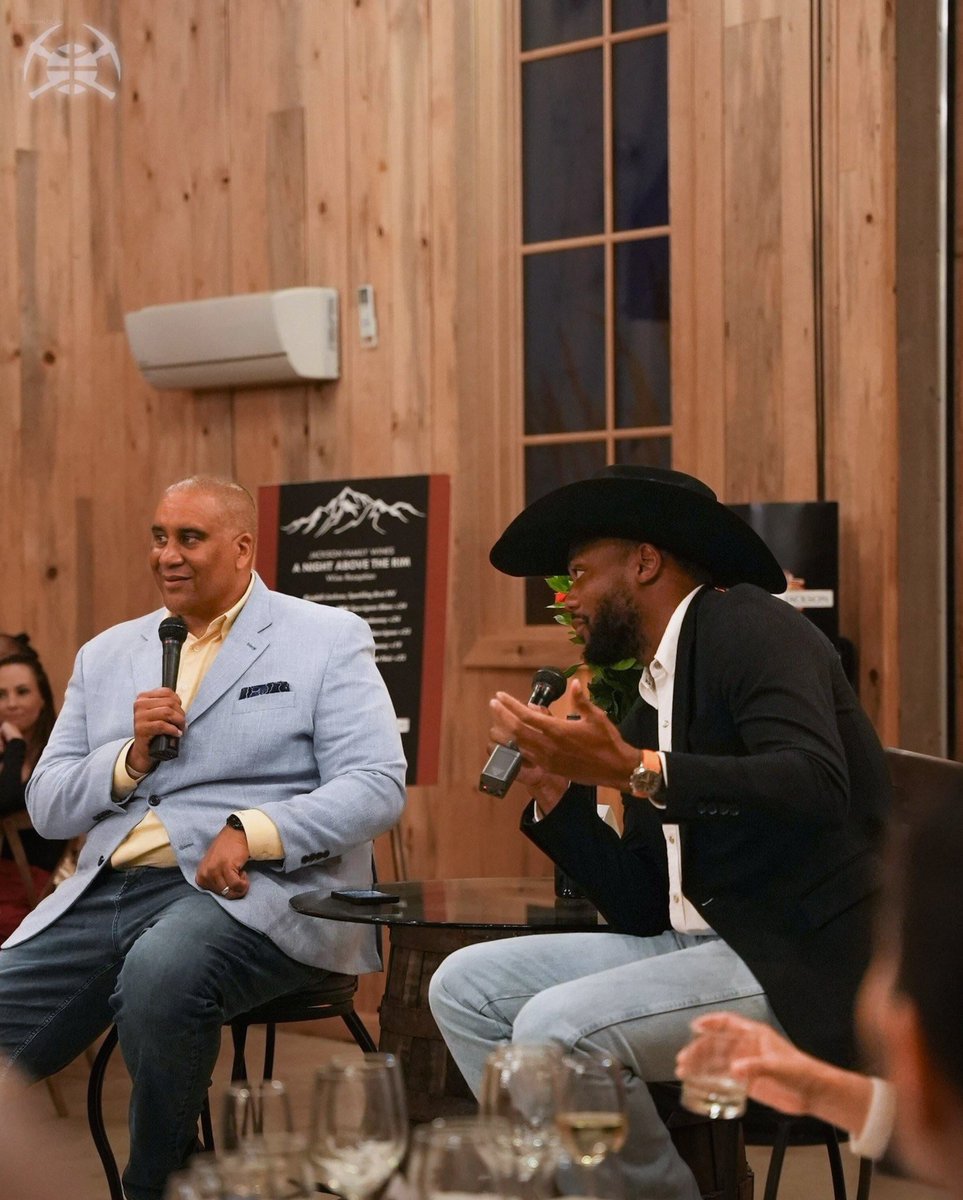 nuggetRush3's tweet image. Cowboy 🤠 Bruce always looking FRESH🏔️🏀❤️