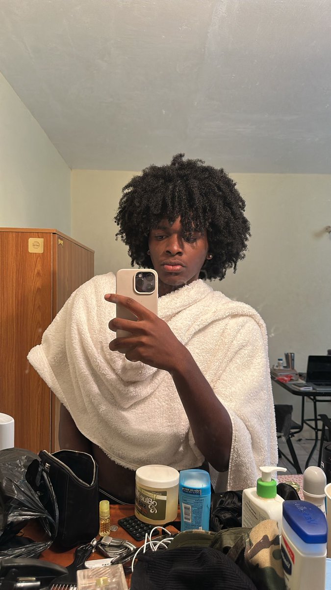 jay_mofy's tweet image. 💫 #BlackExcellence #naturalhair