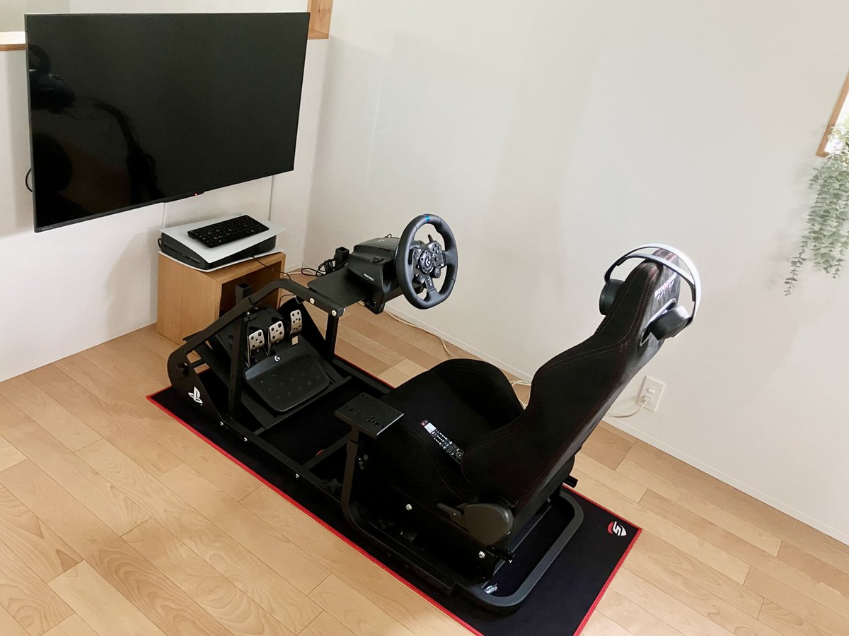 mico_dig's tweet image. こうなりました🏎️💨
やりたいゲームが溜まってるので、配線周りと壁は後々…🤫
#STRASSE #LogicoolG #ハンコン 
#RacingCockpit 
#レーシングコックピット 
#GT7