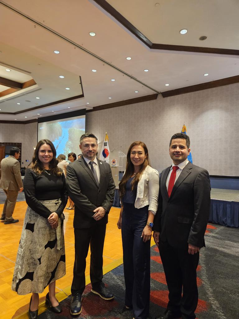 🇰🇷🤝🇬🇹CENCIT saludo al comunidad Coreano~guatemalteca, durante la Celebración del Día Nacional de Corea.  

<a href="/AsazguaGT/">Asociación de Azucareros de Guatemala</a> <a href="/AGEXPORTGT/">AGEXPORT</a> <a href="/CamagroGuate/">Cámara del Agro</a> <a href="/CamComercioGT/">Cámara de Comercio de Guatemala</a> <a href="/CamFinanzasGT/">Cámara de Finanzas Guatemala</a> <a href="/industriaguate/">Cámara de Industria de Guatemala</a> <a href="/CafedeGuatemala/">Anacafé</a> <a href="/VestexGuatemala/">Vestex Guatemala</a>