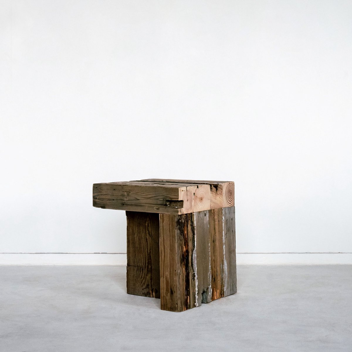 ET by Ed TSUWAKI
Special Collaboration

熊本県人吉市の豪雨災害で廃材となった
家屋の梁や柱の杉材に、
新たな使命を与えました。

その想いに共感したEd TSUWAKIが
デザインしたスツールです。

商品の詳細はLINKをご覧ください。
mash-room.com

#災害材
#古材
#循環
#熊本県人吉市