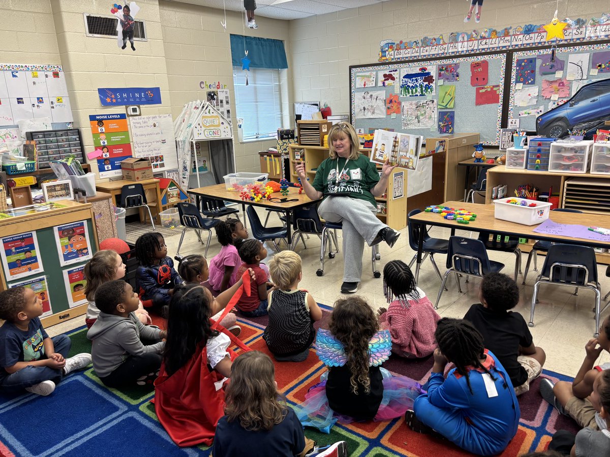 brewerkhm's tweet photo. Today’s #GaPreKWeek was book character day! @HeardMixon PreK students dressed as their favorite book characters, Ms Moseley was our guest reader, we had collaborative small groups &amp; we read Of You Give a Mouse a Cookie and had chocolate chip cookies for snack https://t.co/94IXW8I8Wl