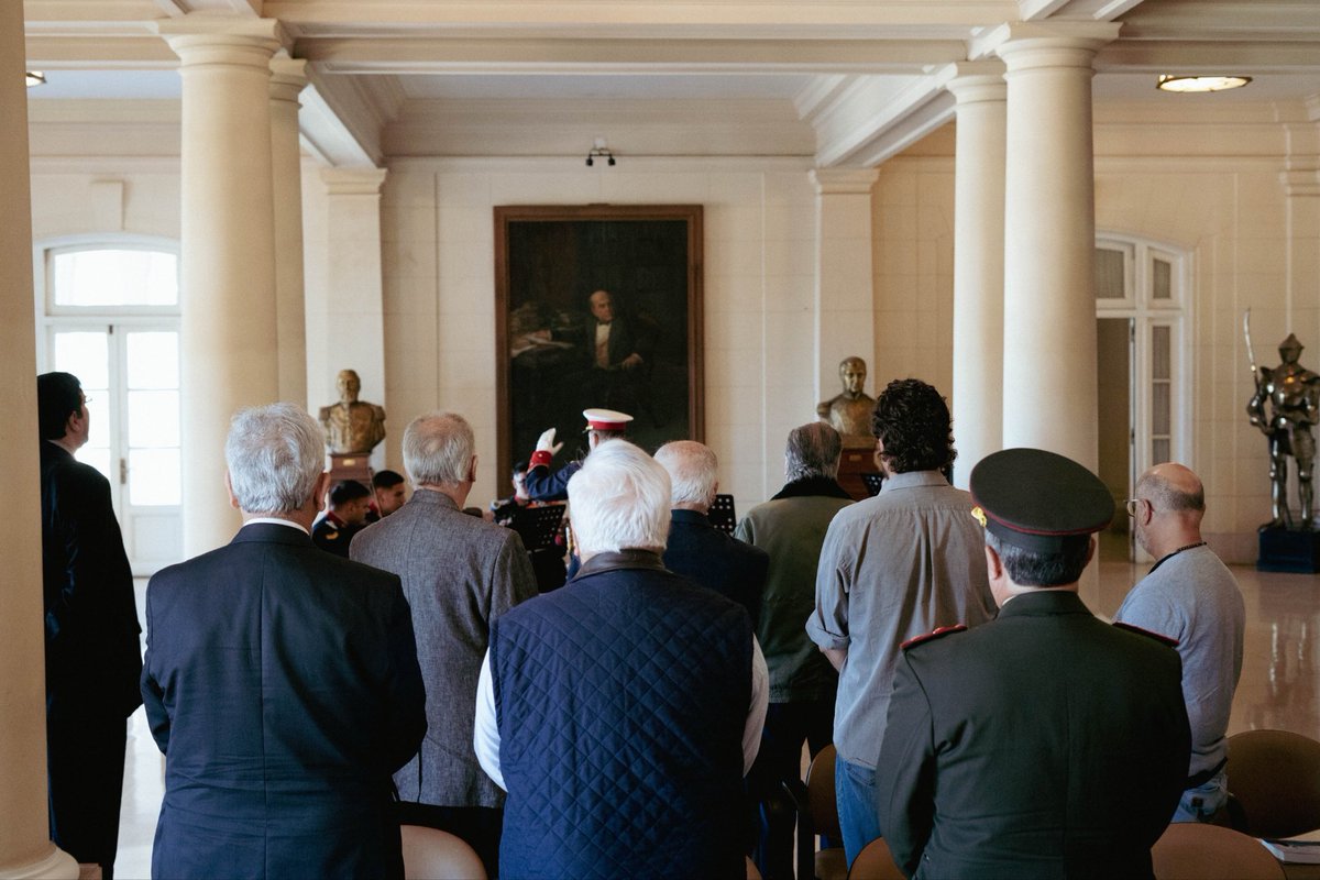 Un encuentro cargado de memoria y compromiso para rendir homenaje al líder del pueblo argentino.

Con las palabras del Gral. Hugo Bruera y Julio Piumato, Co-Secretario de Derechos Humanos de la CGT, se recordó el legado político y humano de Juan Domingo Perón.

Organizó: