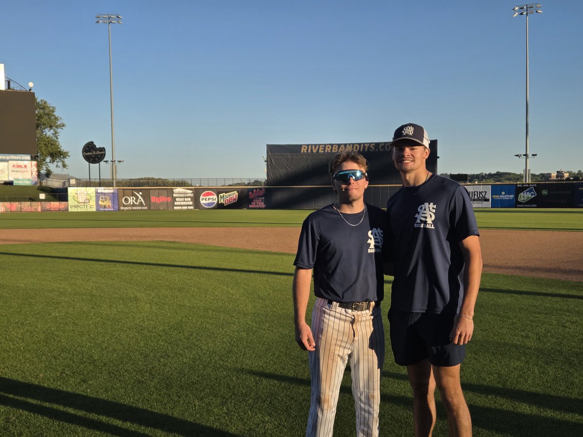 Game #7
Fighting Bees Fall Intersquads 
  ☆PLAYERS OF THE GAME☆
Danny Mouw-2/3,On Base 4 times,4 Runs Scored,RBI
Brandon Cusack-2 Innings,0 Runs, 0 Hits, 0 Walks, 3 K's
#RollBees 
#The HIVE