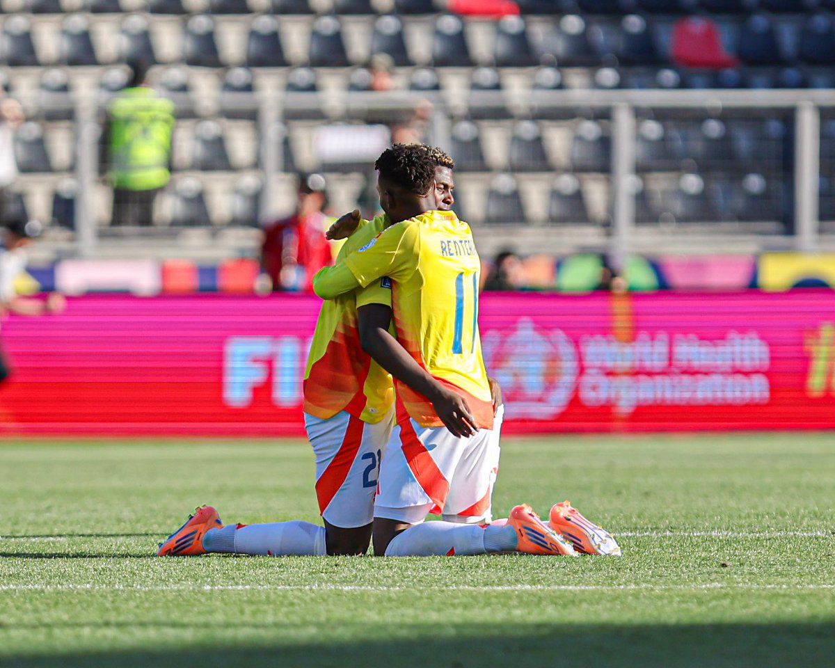 FCFSeleccionCol tweet picture