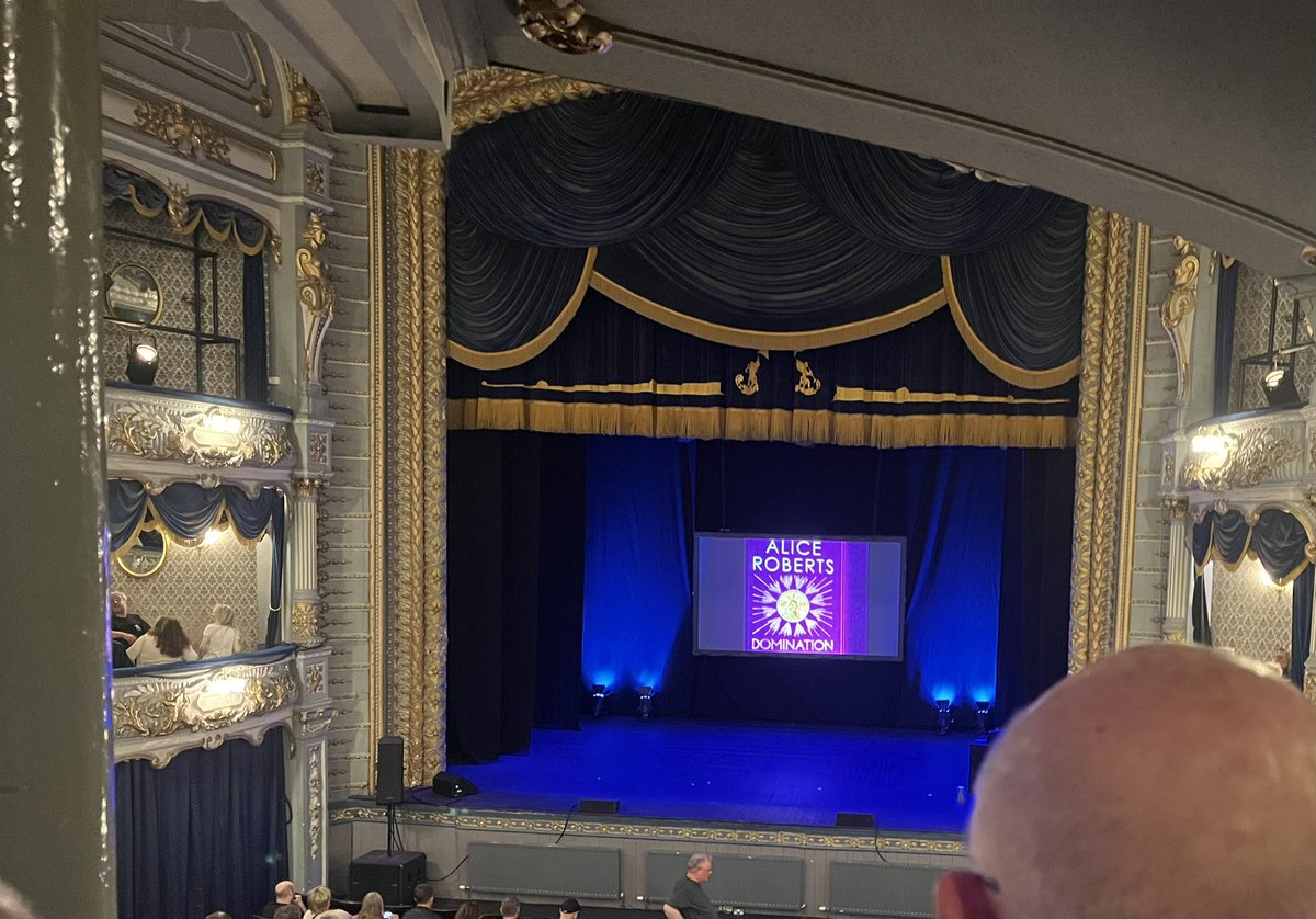 TubularWorld's tweet photo. Second time getting to see @theAliceRoberts live in Newcastle. I do envy the students that get her as a lecturer as she is someone who can make history come alive and is not afraid to challenge things that could be interpreted differently. https://t.co/hjiFxjRrmc