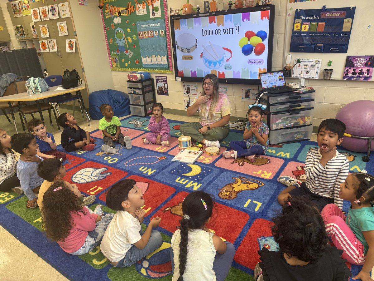 MissVatLP's tweet photo. Room 8 was learning about loud and soft sounds! We felt our throats to feel the different vibrations that loud and soft sounds made! #EveryDayCountsinNBTPK #Room8isGreat #KickstartLiteracy https://t.co/VABBIRzskL