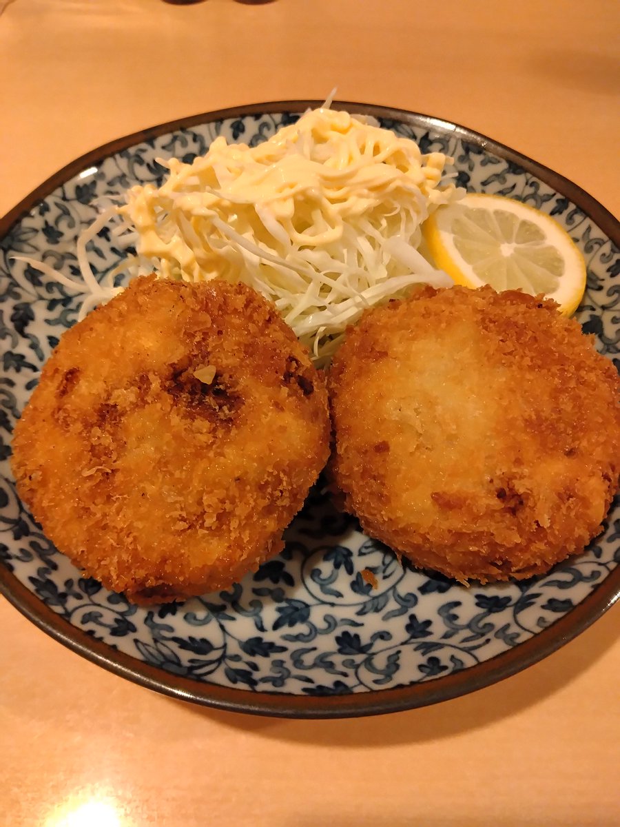 おはようございます☀

昨日は仕事の一区切りで、自分へのご褒美。行きつけの居酒屋へ手作りコロッケを食べに行った（もちろん飲んでます🍺）
痰が切れないのは変わらず、睡眠不足です😢

では、行ってきます👋