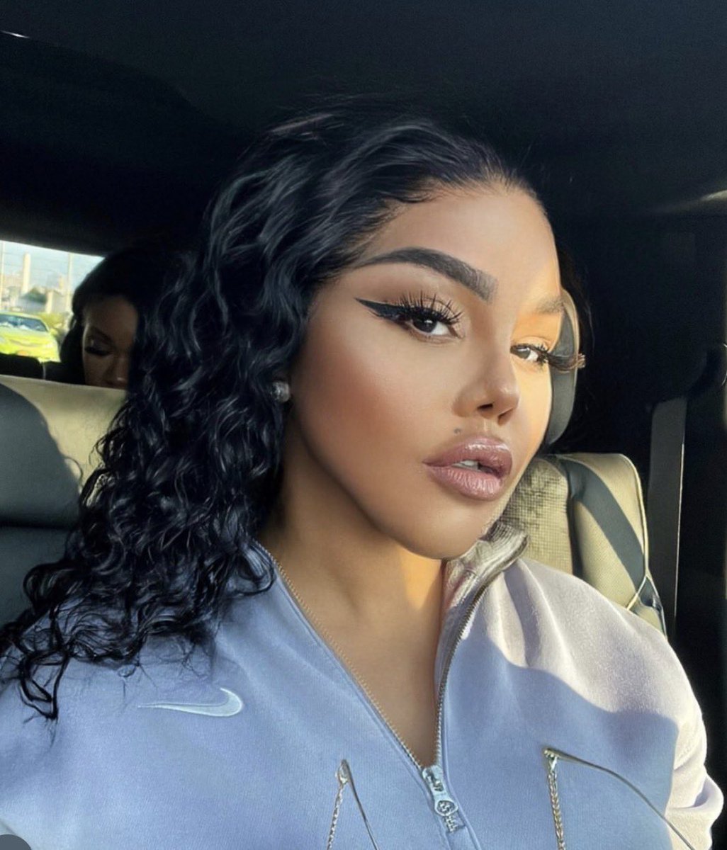 LilKimCharts's tweet image. Just changed my bedsheets feeling #fresher than Lil’ Kim’s last face lift