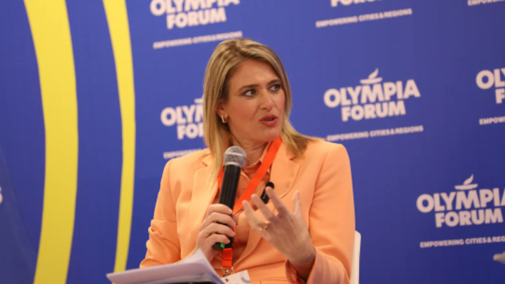 amna_news's tweet photo. #OlympiaForum2025 : Ά. #Ευθυμίου: Η Ελλάδα εισέρχεται σε μία νέα φάση, με αυξημένες ευκαιρίες και βελτιωμένο εργασιακό περιβάλλον
Η υφυπουργός Εργασίας και Κοινωνικής Ασφάλισης, Άννα Ευθυμίου, συμμετείχε στο Olympia Forum VI, στη θεματική ενότητα «#REBRAIN GREECE: Προσέλκυση νέων ταλέντων & Ενίσχυση της κοινωνικής συνοχής», υπογραμμίζοντας το κρίσιμο ζήτημα της επιστροφής νέων ταλέντων στην Ελλάδα, μέσω της πρωτοβουλίας «ReBrain Greece» του υπουργείου Εργασίας και Κοινωνικής Ασφάλισης.
Περισσότερα: https://t.co/mc3EhrmV7F
#OlympiaForum #Leadership #Politics #RegionalDevelopment #Greece #Governance #Collaboration #OlympiaForumVI