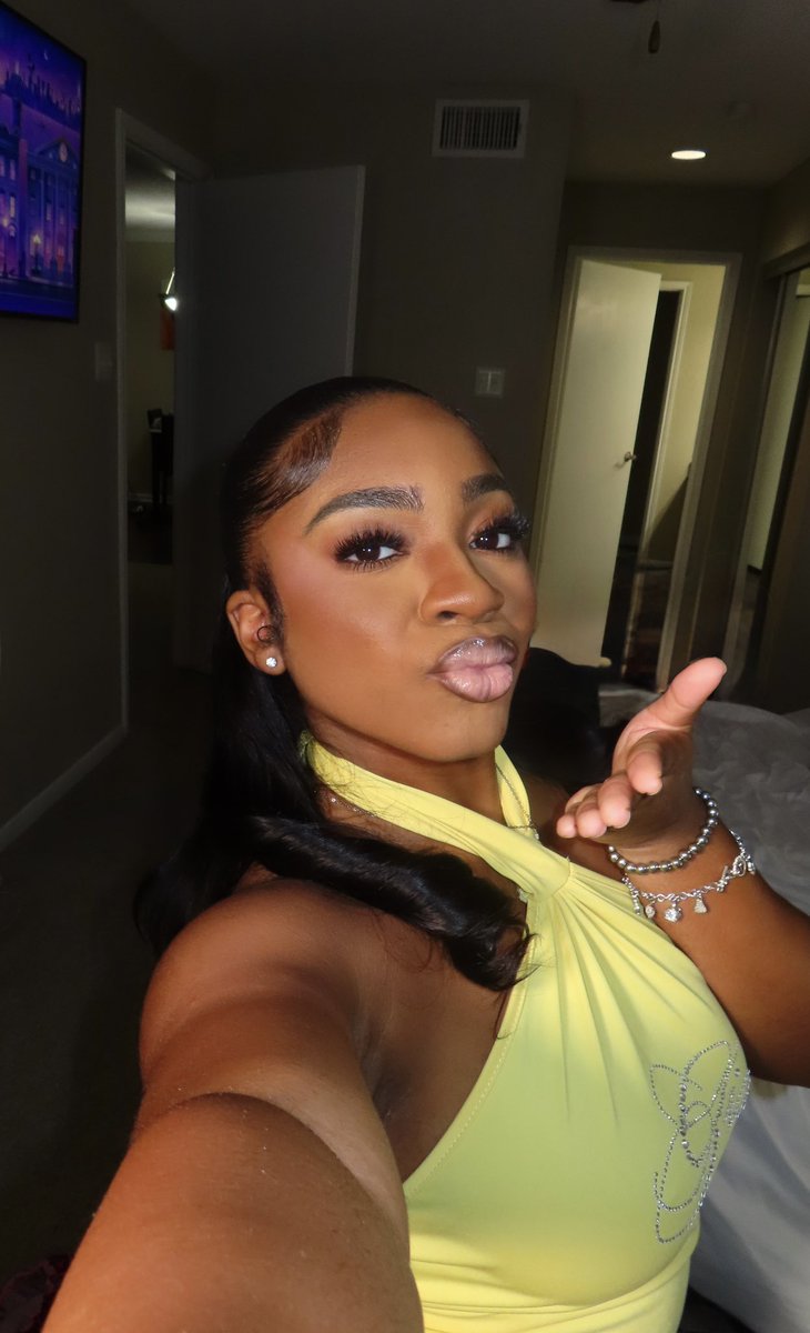 heavy on the every time I take a good pic i post it everywhere