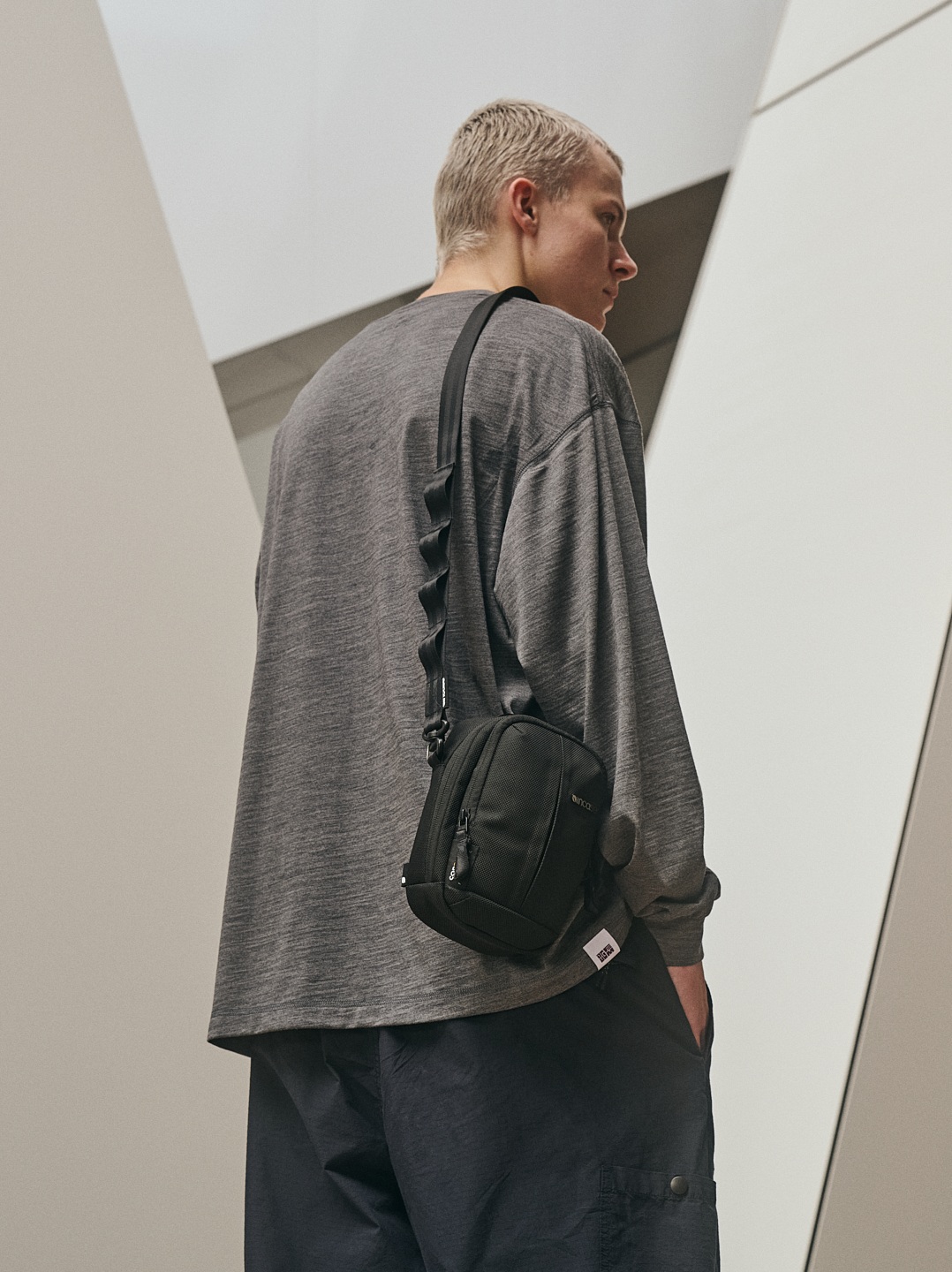 インケース　新作　ショルダーバック　未開封品 Incase(インケース ) (@incase_japan) / X