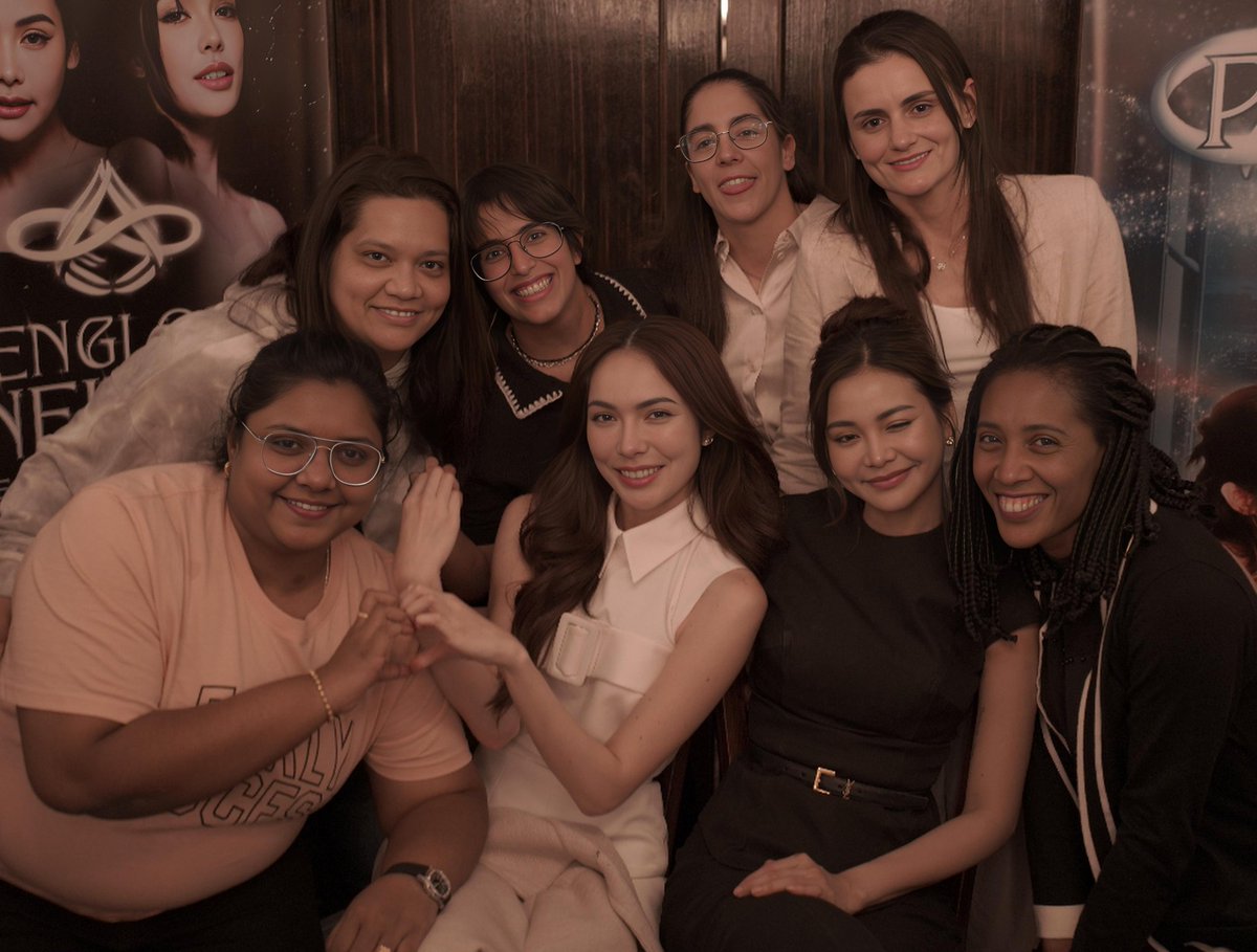 DaniWaraha's tweet image. Barcelona, charm and joy 🇪🇦
Paris, Mystery and Glamour 🇲🇫
London, Fun and Magic 🇬🇧
Thank you Engfa and Charlotte for the beautiful memories 🥹🤍
#ENGLOTinfinityTourinEUROPE25
DAZZLING DELIGHT ENGFA09
#อิงฟ้ามหาชน #อิงชฟ้าวราหะ #EngfaWaraha
@EWaraha @itscharlotty