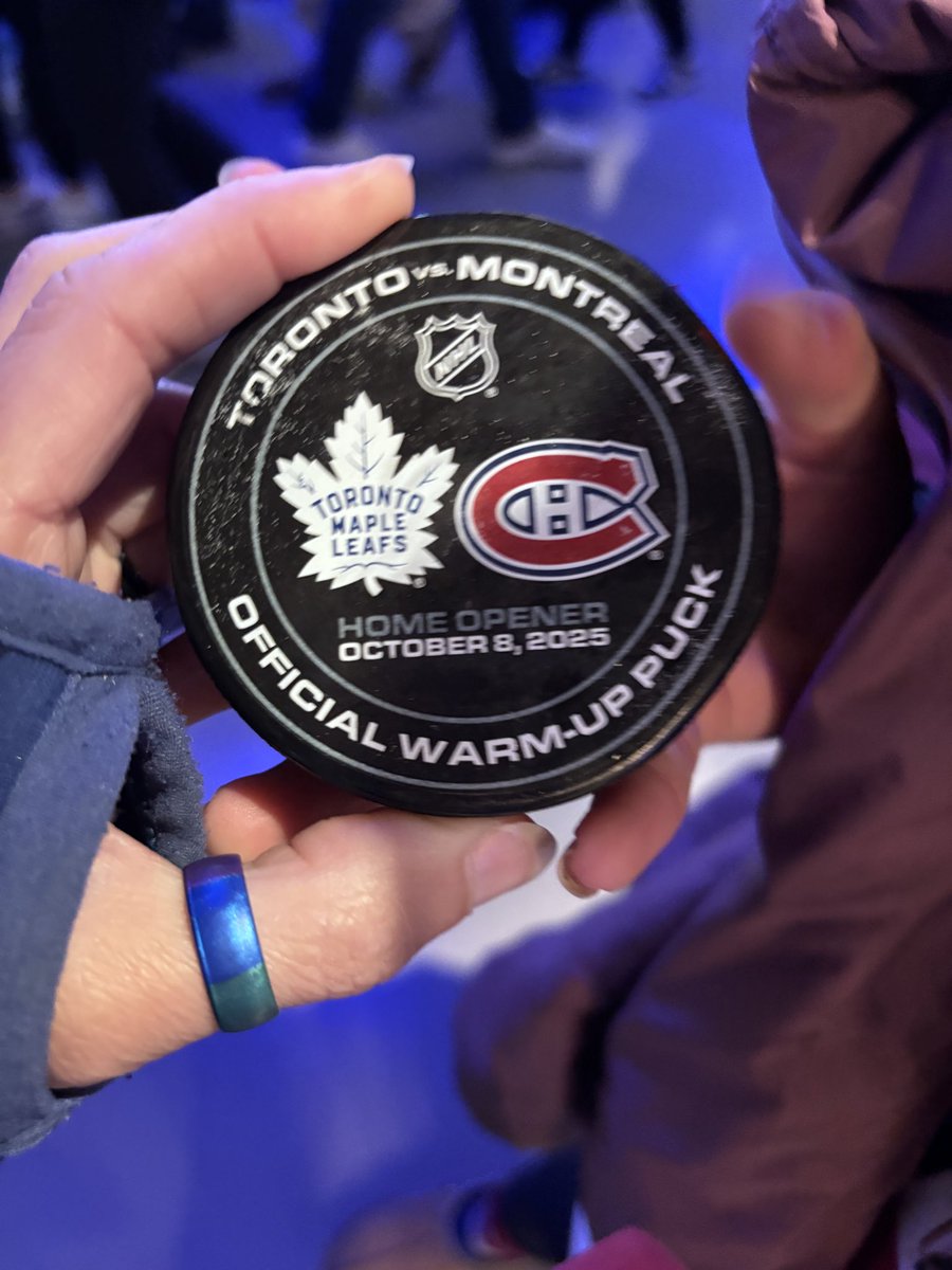 lovemyhabs26's tweet image. .#Habs And… we’re back!! Excited to see Demidov for the first time and thanks to Dobes for giving my girl a puck! #GoHabsGo @CanadiensMTL