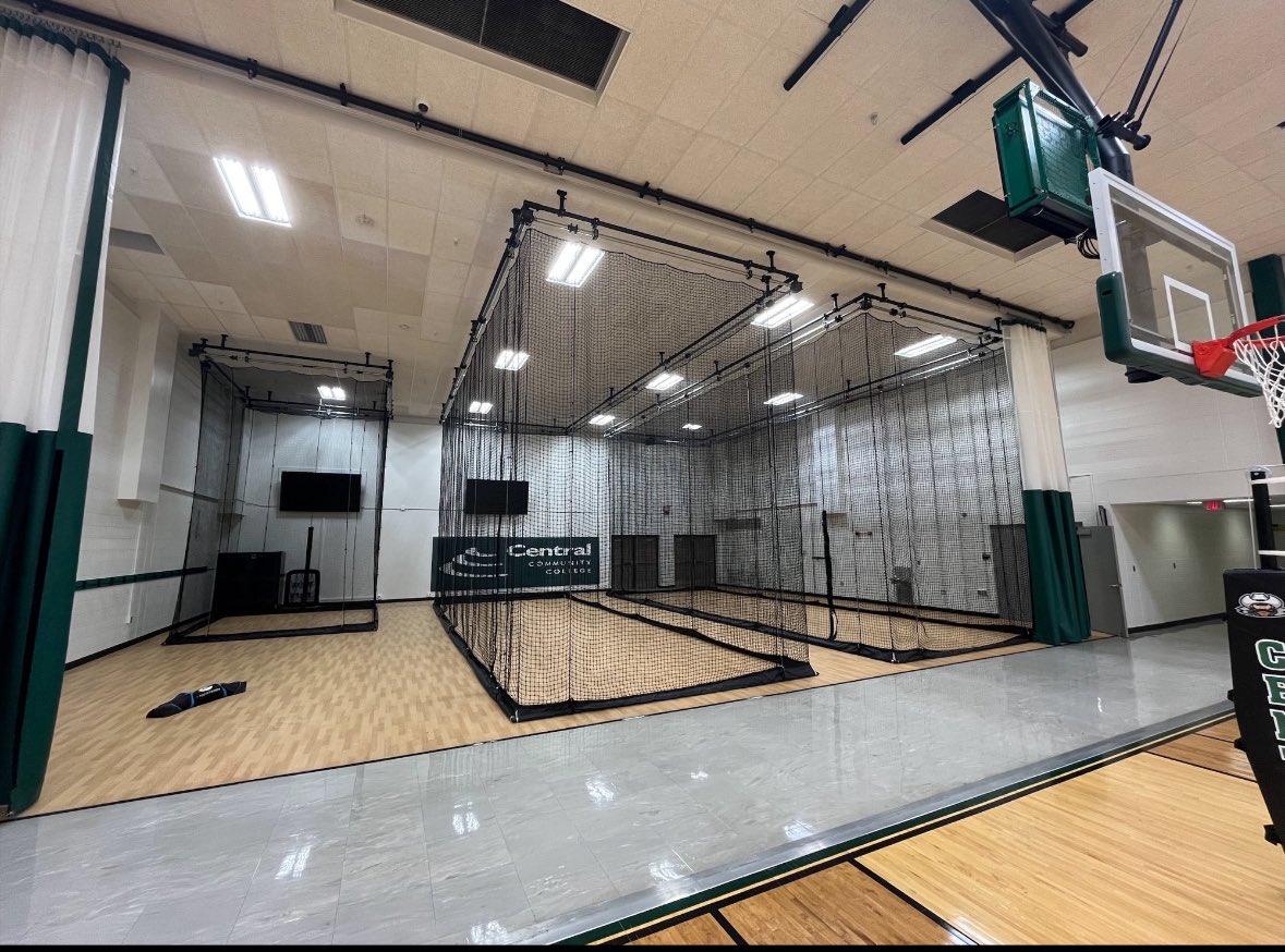 ‼️WINTER HITTING CAMP‼️ 

Come hit with us in our NEW hitting cages using HitTrax! 

Use the QR code or link below for more information &amp; to sign up. Limited spots available. 

Email Coach Simon with any questions caitlinsimon@cccneb.edu 

cccraiders.com/camps/camps-li…