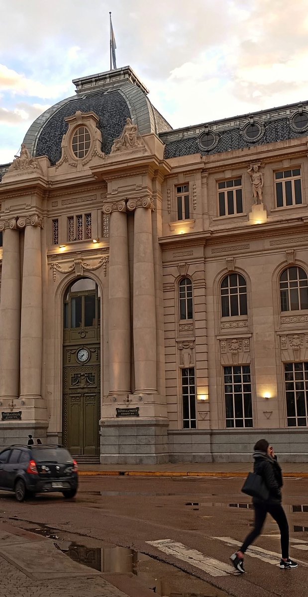 BowTiedMara's tweet photo. Restored Facade of the Banco de la Nación Argentina.

📍Bahía Blanca, Buenos Aires https://t.co/i3sHqOZPYb