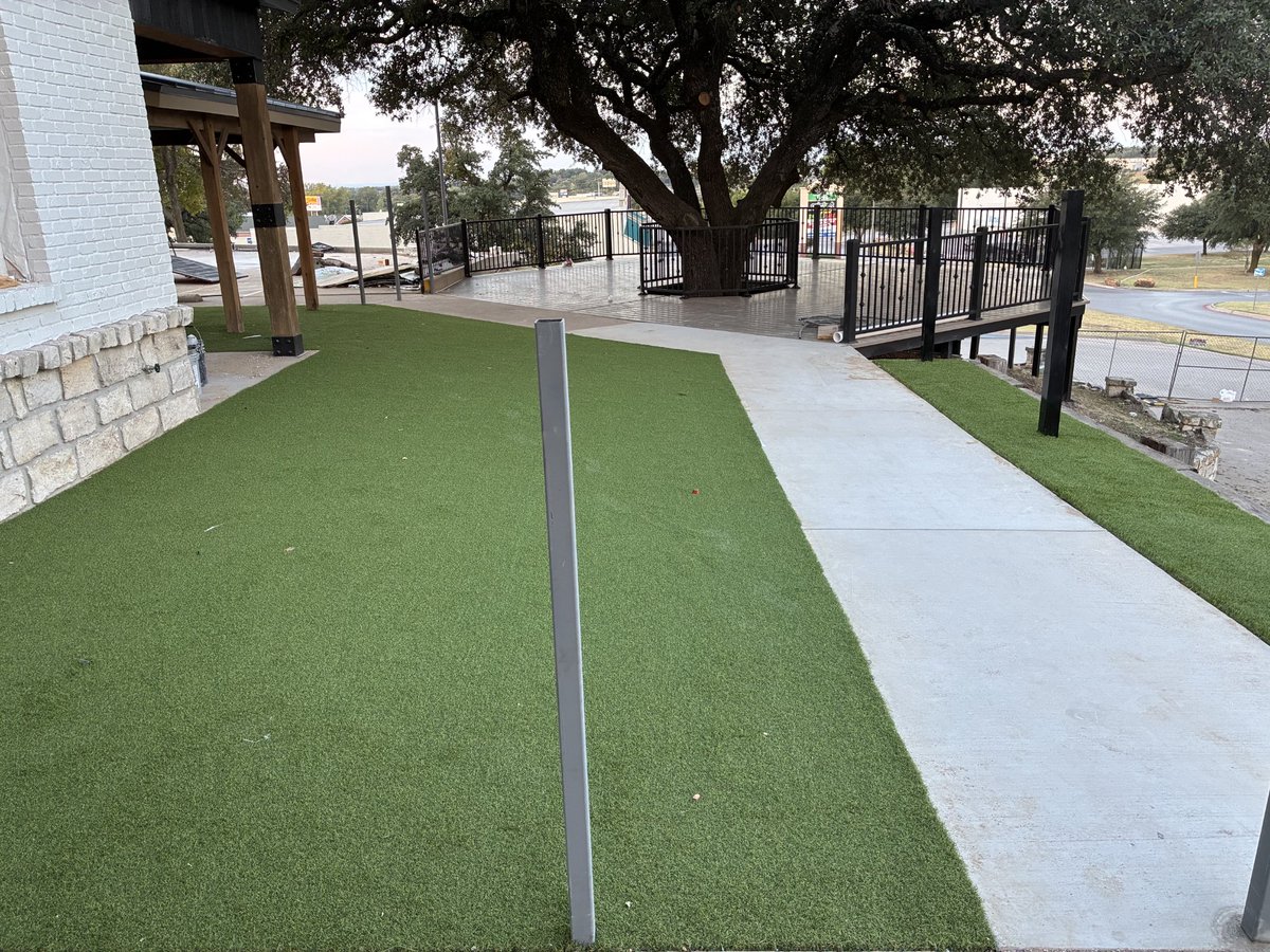 HeimBBQ's tweet photo. Can't thank #wintergreen synthetic turf grass enough for the killer job in Weatherford. Rumor has it we might know our grand opening date in a week. https://t.co/yRBT8Aq0Qq