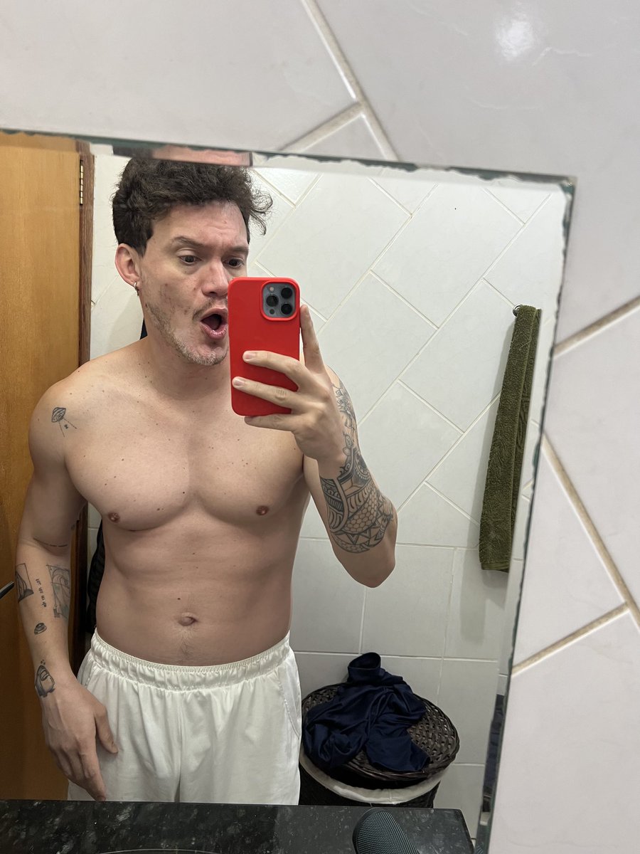 pedrocahhh's tweet photo. What the fuck is going on? https://t.co/h7VBd4C4GY