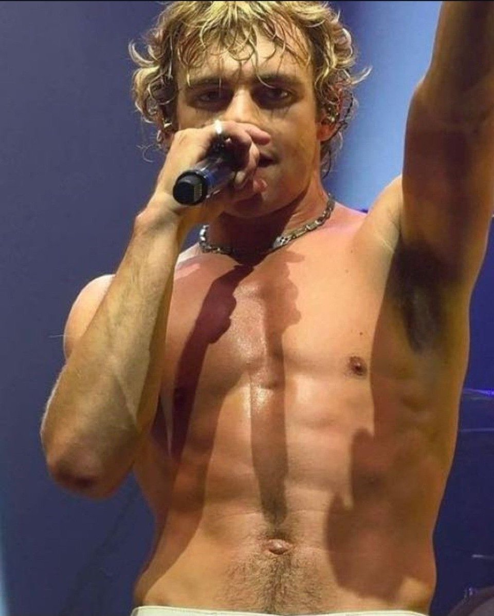 wanna bathe in his sweat